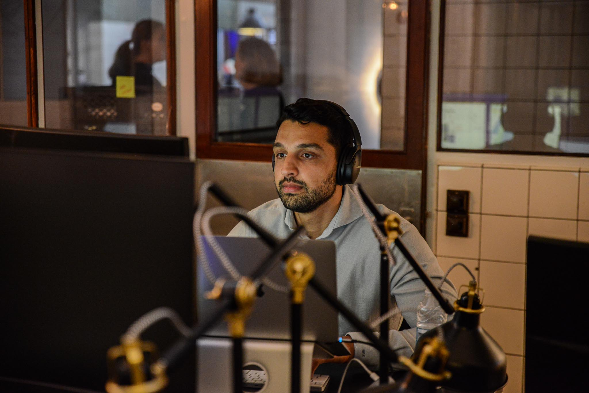 The "Handoff Horror Story": Why Your Big Enterprise Deals Are Chilling in the Churn Zone